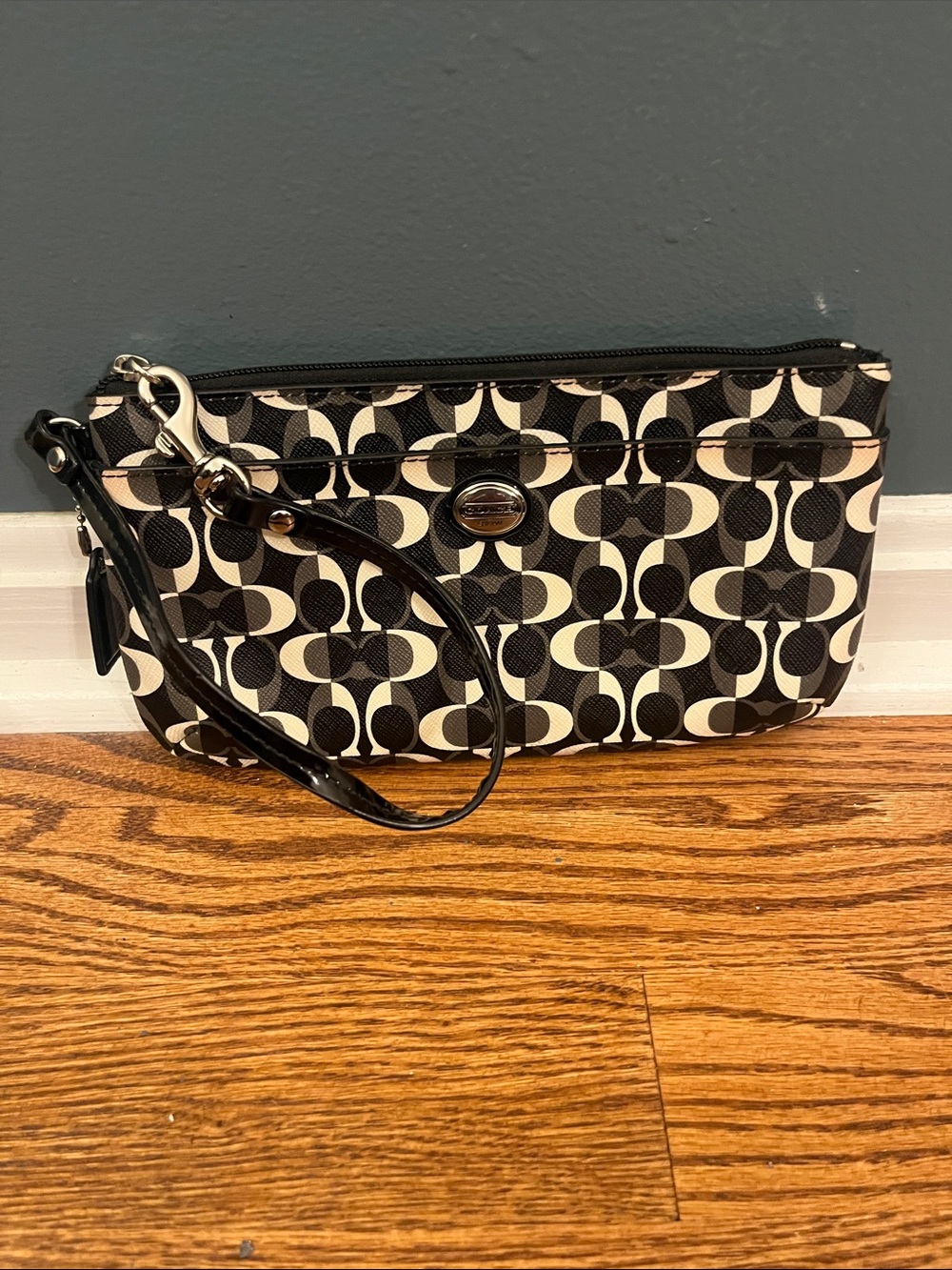 Coach Peyton Dream Wristlet Wallet Black Gray Beige Coated Canvas